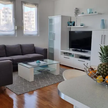 Apartment Domino Split